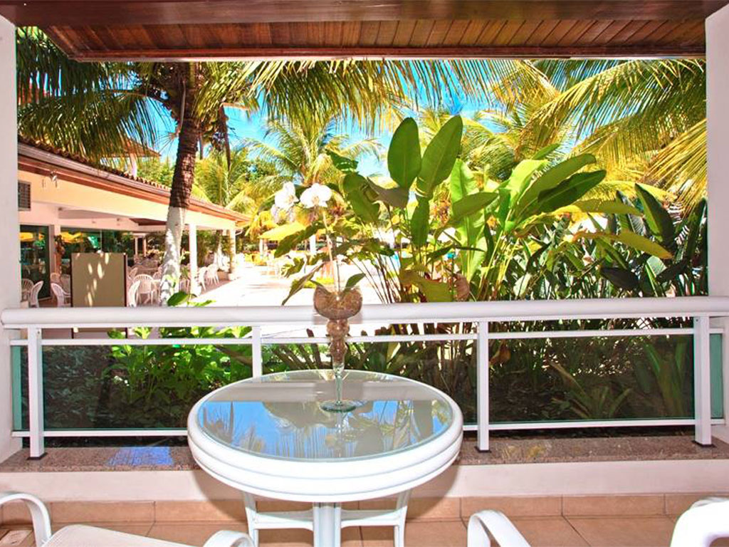 Suíte Piscina com acesso direto à área da piscina e decoração exclusiva